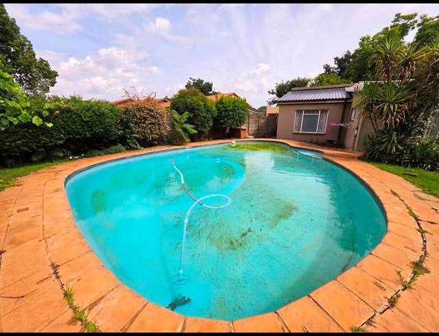 5 BEDROOM HOUSE FOR SALE IN MEYERTON CENTRAL